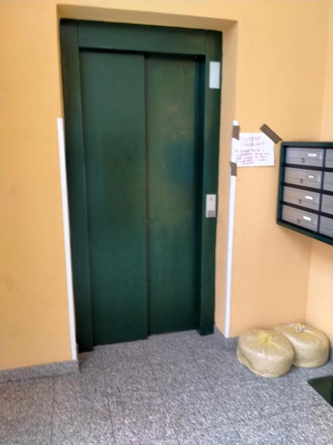 Apartament Airport Alexander Genua Zewnętrze zdjęcie
