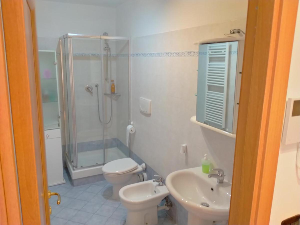 Apartament Airport Alexander Genua Zewnętrze zdjęcie